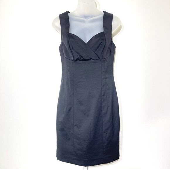 Banana Republic Dresses & Skirts - Banana Republic little black dress sweetheart neck